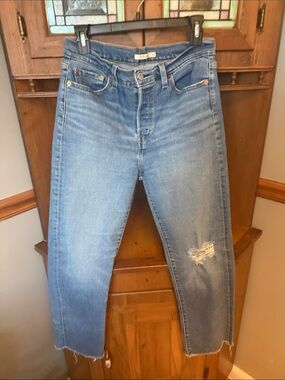Levi's Wedgie Straight Ankle Distressed Button Fly Jeans - Size 31